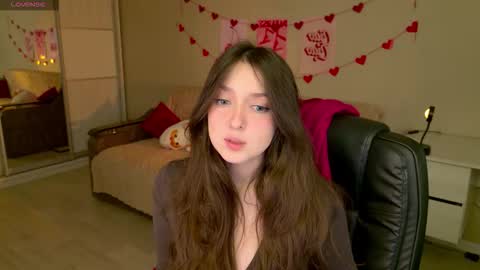 Bella online show from November 21, 2025, 5:39 am