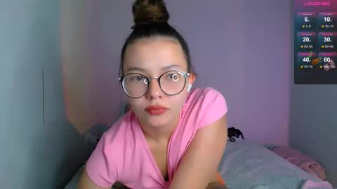 Carolyn online show from September 22, 2025, 10:28 am