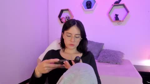 Anna  online show from October 20, 2025, 3:40 am