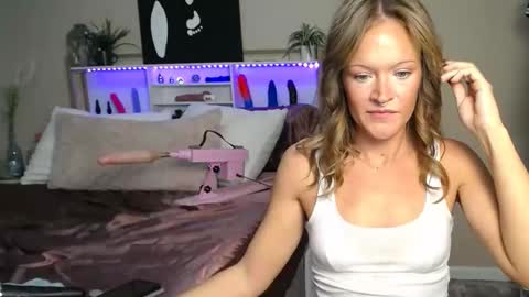 Snapshot of purple_sub chatting on November 15, 2025, 10:45 am Purple online show from November 15, 2025, 10:45 am