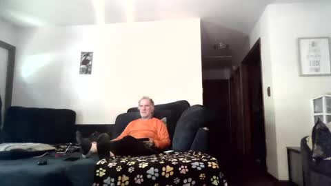 Mark online show from October 14, 2025, 5:36 pm