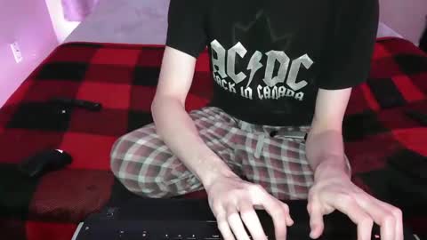 Snapshot of pussylover2182 chatting on December 4, 2024, 8:23 am pussylover2182 online show from December 4, 2024, 8:23 am