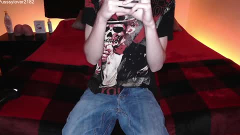 Snapshot of pussylover2182 chatting on September 24, 2025, 4:16 am pussylover2182 online show from September 24, 2025, 4:16 am