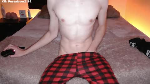 Snapshot of pussylover2182 chatting on September 27, 2025, 3:44 am pussylover2182 online show from September 27, 2025, 3:44 am