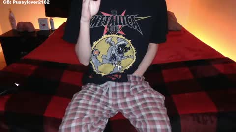 Snapshot of pussylover2182 chatting on October 9, 2025, 3:37 am pussylover2182 online show from October 9, 2025, 3:37 am