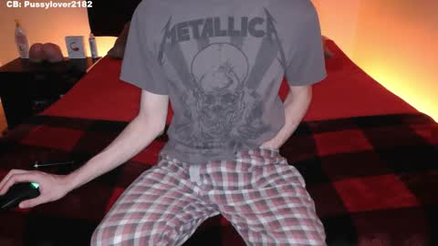 Snapshot of pussylover2182 chatting on October 28, 2025, 4:16 am pussylover2182 online show from October 28, 2025, 4:16 am