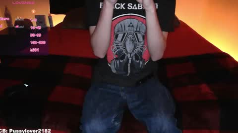 Snapshot of pussylover2182 chatting on November 17, 2025, 5:57 am pussylover2182 online show from November 17, 2025, 5:57 am