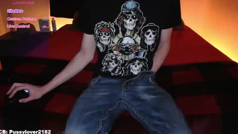 Snapshot of pussylover2182 chatting on November 18, 2025, 5:12 am pussylover2182 online show from November 18, 2025, 5:12 am