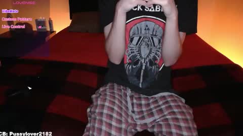 Snapshot of pussylover2182 chatting on November 25, 2025, 5:07 am pussylover2182 online show from November 25, 2025, 5:07 am