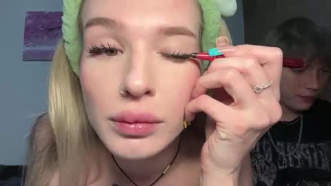 Lina online show from September 22, 2025, 4:53 pm