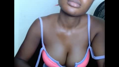 pussyxwetx online show from November 19, 2025, 8:20 pm