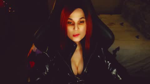 Kitty online show from September 17, 2025, 2:08 pm