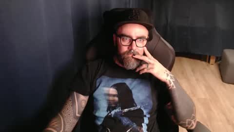 Snapshot of pyroxen chatting on October 7, 2025, 9:23 pm Yog Sothoth online show from October 7, 2025, 9:23 pm