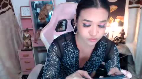 Queen Agatha online show from November 6, 2025, 5:36 pm