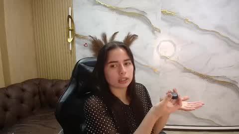 Qetsyah online show from April 18, 2026, 7:58 pm