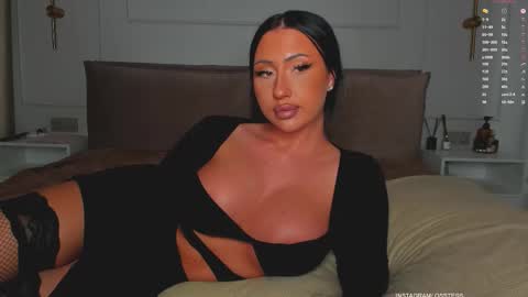 Snapshot of qsstess chatting on September 17, 2025, 11:39 pm Ana online show from September 17, 2025, 11:39 pm