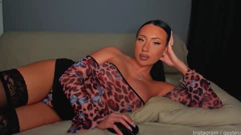 Snapshot of qsstess chatting on October 28, 2025, 9:39 pm Ana online show from October 28, 2025, 9:39 pm