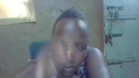 Snapshot of queen014 chatting on November 13, 2025, 3:00 pm queen014 online show from November 13, 2025, 3:00 pm