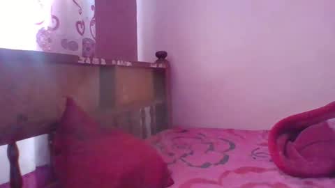 Snapshot of queen014 chatting on November 15, 2025, 7:49 am queen014 online show from November 15, 2025, 7:49 am