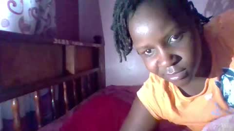 Snapshot of queen014 chatting on November 16, 2025, 3:56 am queen014 online show from November 16, 2025, 3:56 am