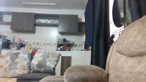 Snapshot of queen014 chatting on November 24, 2025, 10:04 am queen014 online show from November 24, 2025, 10:04 am