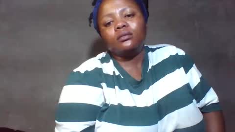 queen2302 online show from May 3, 2026, 6:03 pm