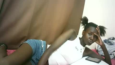 Snapshot of queen_0012 chatting on April 15, 2026, 11:28 am asher online show from April 15, 2026, 11:28 am