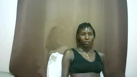 Snapshot of queen_0012 chatting on April 19, 2026, 12:59 pm asher online show from April 19, 2026, 12:59 pm
