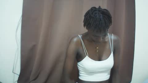 Snapshot of queen_0012 chatting on May 11, 2026, 8:20 am asher online show from May 11, 2026, 8:20 am