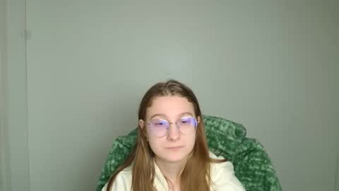 Amelie online show from February 21, 2026, 12:17 pm