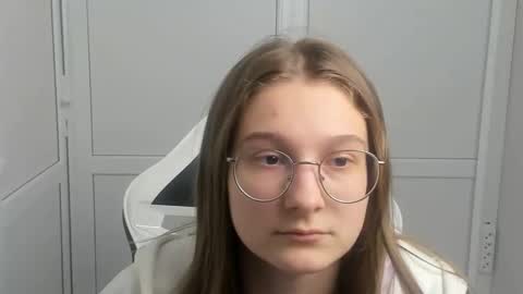 Amelie online show from March 19, 2026, 8:40 am