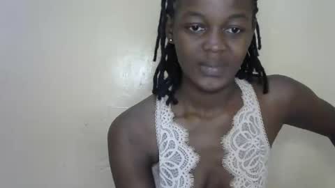 queen_banice online show from November 21, 2025, 12:32 am