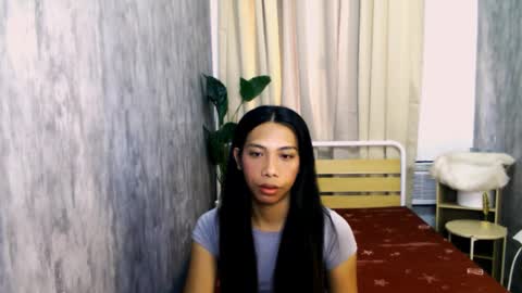 queen_gia online show from April 11, 2026, 12:59 am