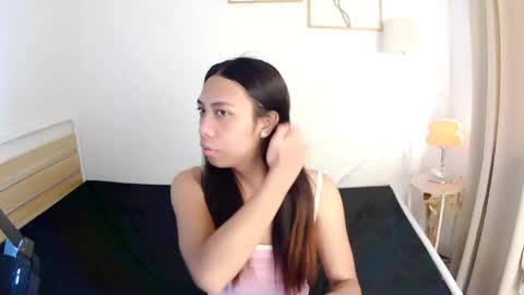 queen_gia online show from April 28, 2026, 12:53 am