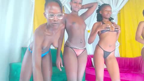 Snapshot of queen_goddess01 chatting on February 6, 2026, 8:23 pm queen online show from February 6, 2026, 8:23 pm