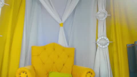 Snapshot of queen_goddess01 chatting on March 3, 2026, 8:59 pm queen online show from March 3, 2026, 8:59 pm