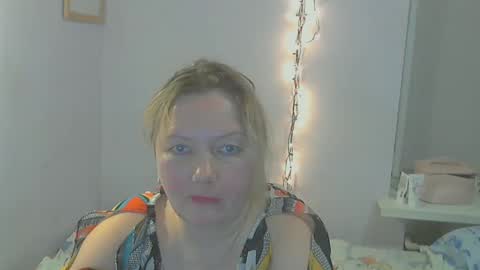 queen_jane8 online show from December 16, 2024, 6:49 pm