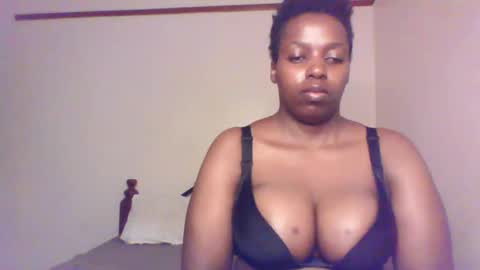 Snapshot of queen_melanine chatting on December 20, 2024, 12:52 am QUEEN online show from December 20, 2024, 12:52 am