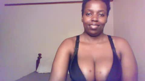 Snapshot of queen_melanine chatting on December 20, 2024, 3:58 am QUEEN online show from December 20, 2024, 3:58 am