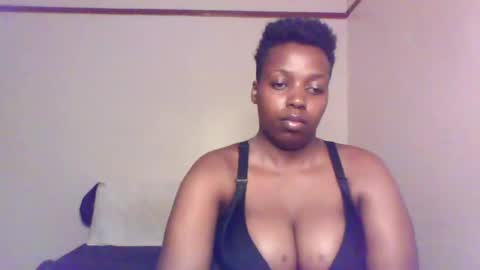 Snapshot of queen_melanine chatting on January 2, 2025, 2:33 am QUEEN online show from January 2, 2025, 2:33 am