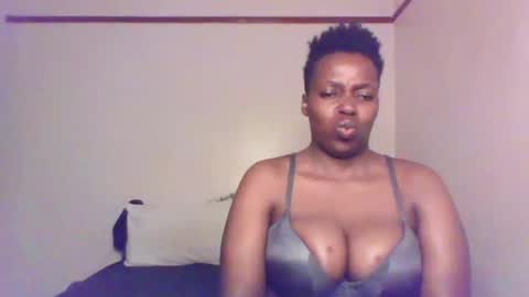 Snapshot of queen_melanine chatting on January 4, 2025, 3:07 am QUEEN online show from January 4, 2025, 3:07 am