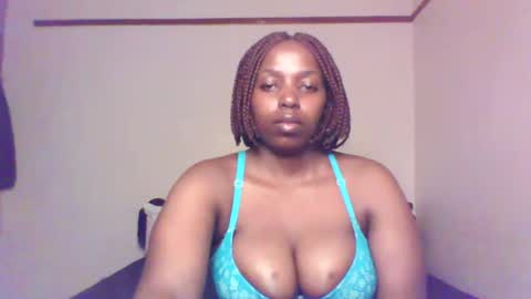 Snapshot of queen_melanine chatting on January 13, 2025, 3:45 am QUEEN online show from January 13, 2025, 3:45 am