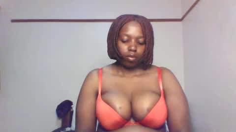 Snapshot of queen_melanine chatting on January 19, 2025, 11:53 pm QUEEN online show from January 19, 2025, 11:53 pm