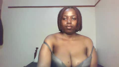 Snapshot of queen_melanine chatting on January 25, 2025, 12:48 am QUEEN online show from January 25, 2025, 12:48 am