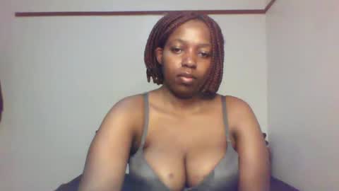 Snapshot of queen_melanine chatting on January 27, 2025, 12:33 am QUEEN online show from January 27, 2025, 12:33 am