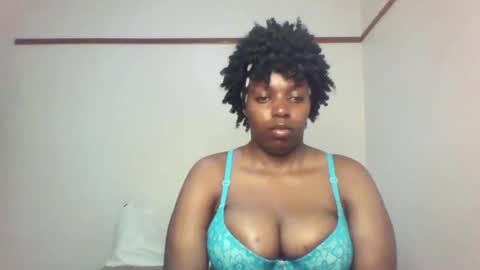 Snapshot of queen_melanine chatting on February 9, 2025, 12:39 am QUEEN online show from February 9, 2025, 12:39 am