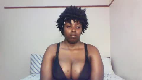 Snapshot of queen_melanine chatting on February 17, 2025, 3:47 am QUEEN online show from February 17, 2025, 3:47 am