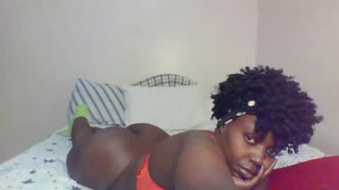 Snapshot of queen_melanine chatting on February 23, 2025, 5:01 am QUEEN online show from February 23, 2025, 5:01 am