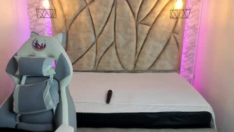   online show from January 21, 2025, 11:24 am