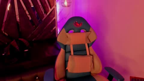   online show from September 19, 2025, 11:22 am